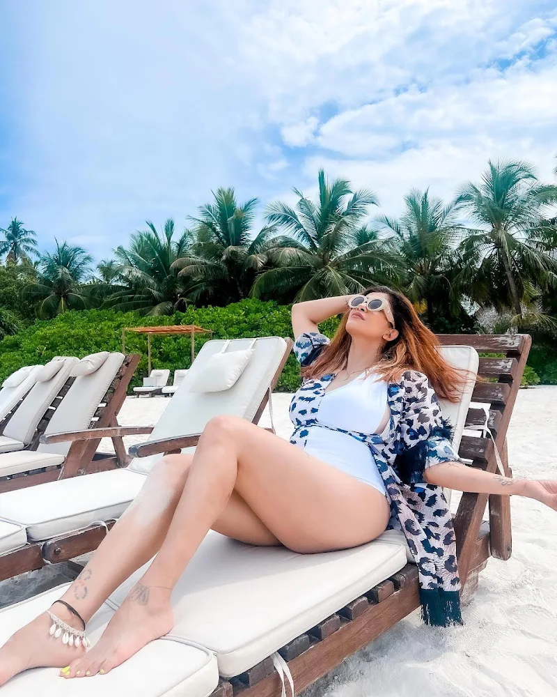 kishwer merchant swimsuit legs hot tv actress kishwer merchant swimsuit legs hot tv actress