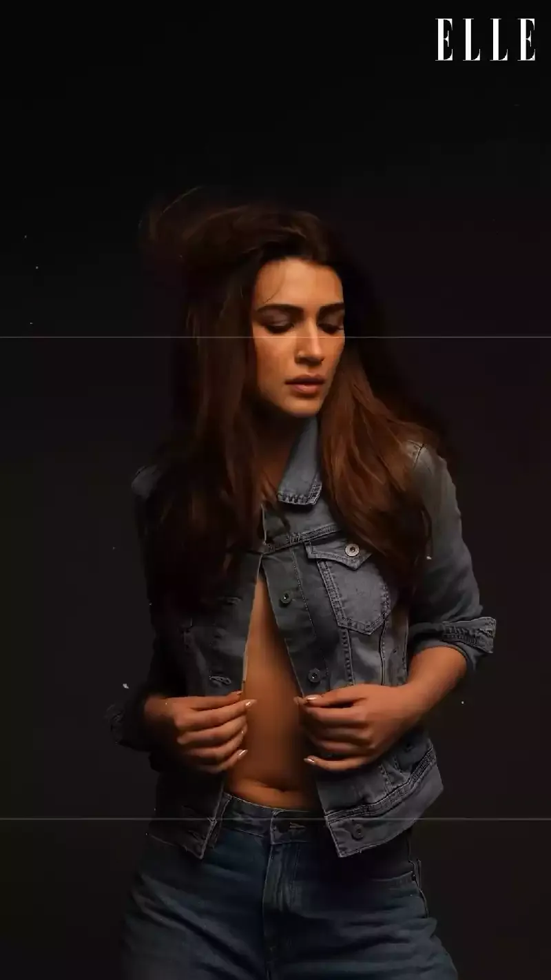 kriti sanon braless denim jacket unbuttoned pants kriti sanon braless denim jacket unbuttoned pants