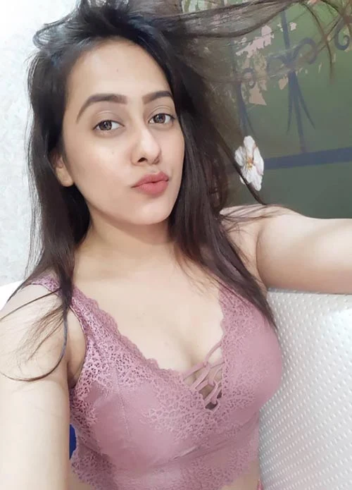 Krutika Desai cleavage hot tv actress