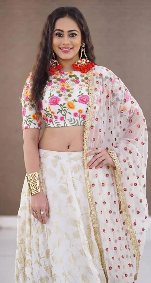 Krutika Desai navel saree hot tv actress