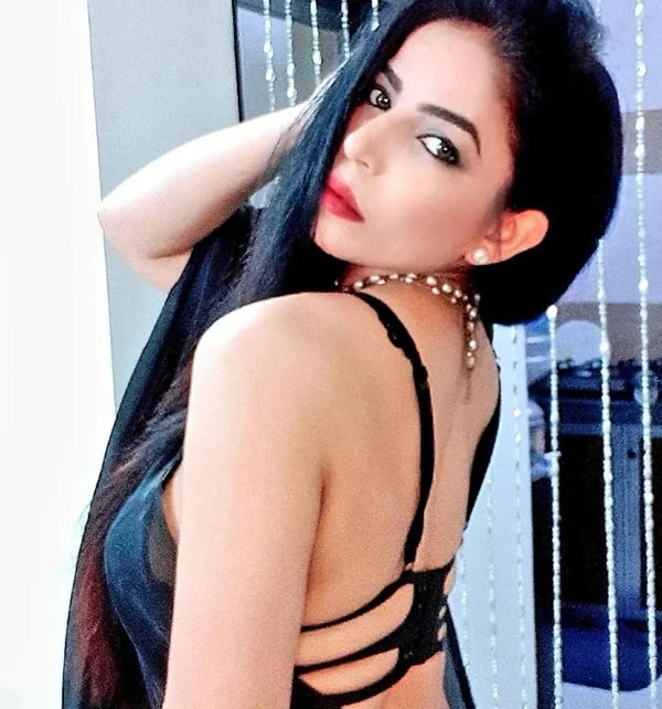 Maahi Khan saree crime stop abzy cool