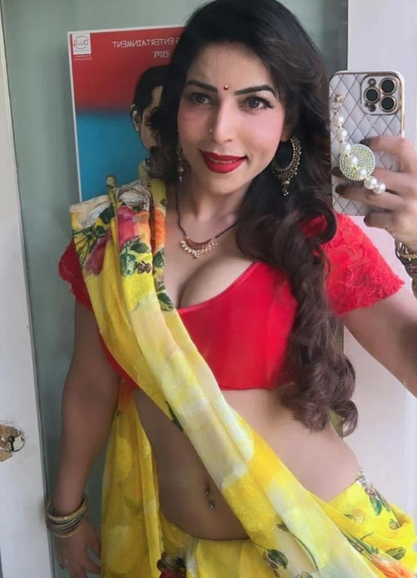 Maahi Khan saree ullu sursuri-li actress