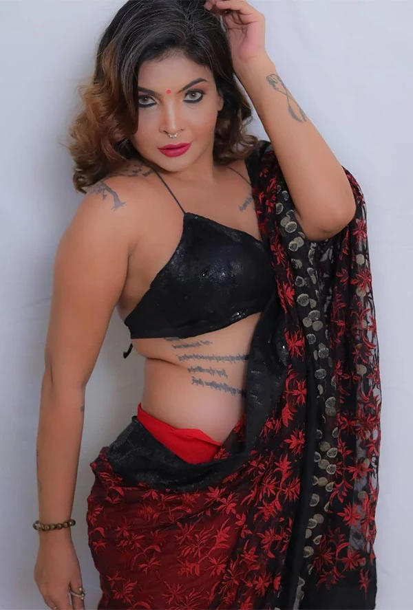 Mahi Kaur saree hot ullu kooku actress Mahi Kaur saree hot ullu kooku actress