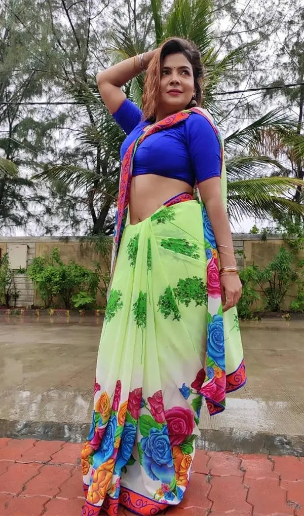 Mahi Kaur saree hot ullu kooku actress Mahi Kaur saree hot ullu kooku actress