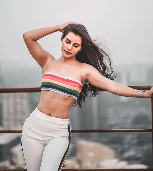 Mokshita Raghav hot atithi in house Mokshita Raghav navel hot photos