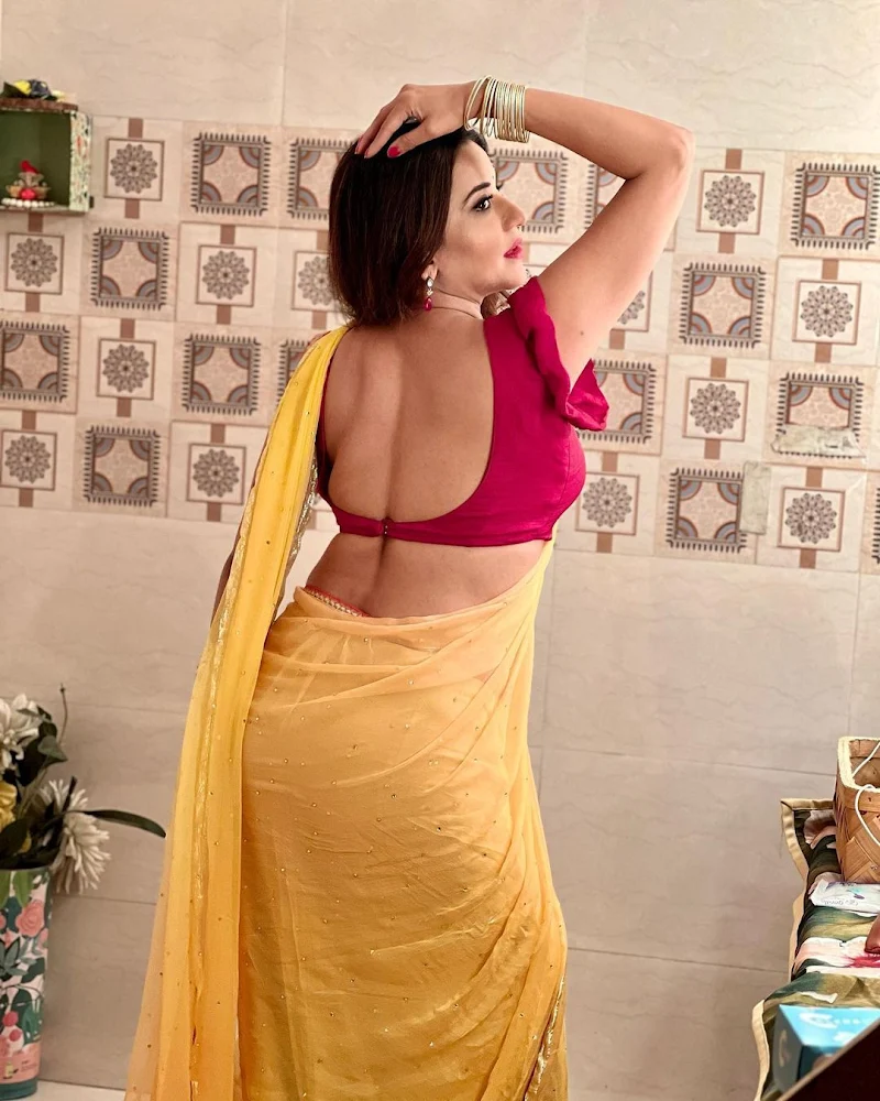 Monalisa backless indian tv actress sexy back Monalisa backless indian tv actress sexy back