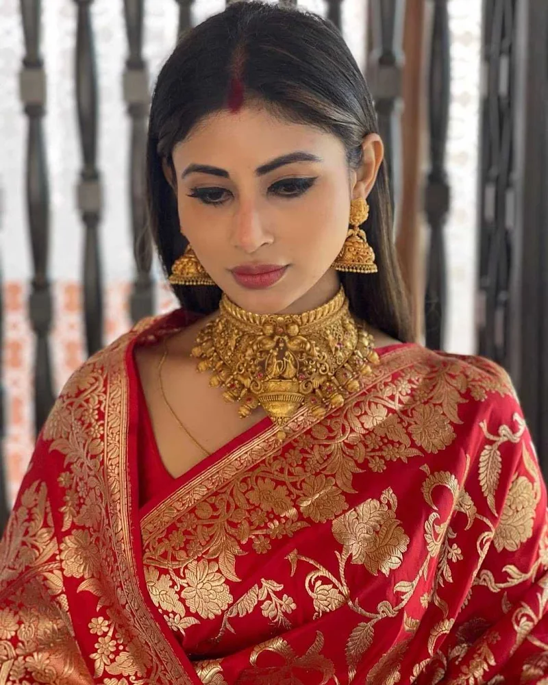 Mouni Roy sindoor mangalsutra indian wife look Mouni Roy sindoor mangalsutra indian wife look