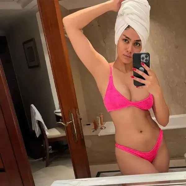 Mrunal Thakur bikini bollywood actress Mrunal Thakur bikini bollywood actress