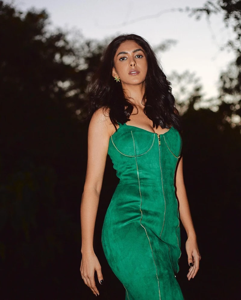 Mrunal Thakur curvy body tight dress bollywood actress Mrunal Thakur curvy body tight dress bollywood actress