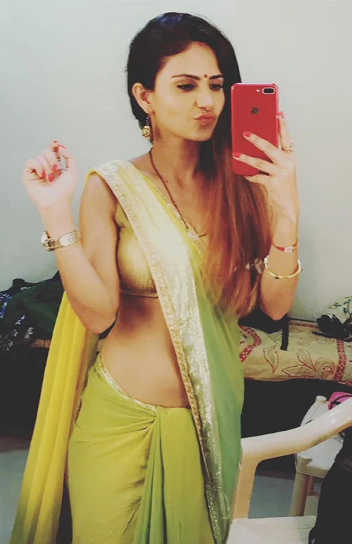 Neetu Wadhwa hot actress ullu gandii baat Neetu Wadhwa navel hot actress ullu gandii baat