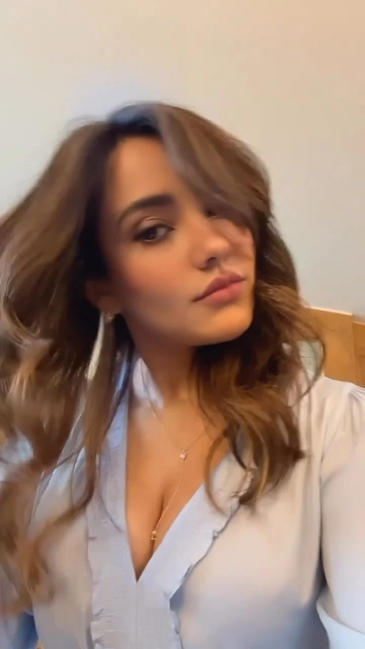 Neha Sharma cleavage hot video selfie Neha Sharma cleavage hot video selfie