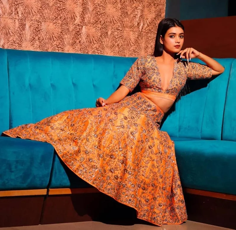 Neha Solanki saree hot actress Neha Solanki saree hot actress