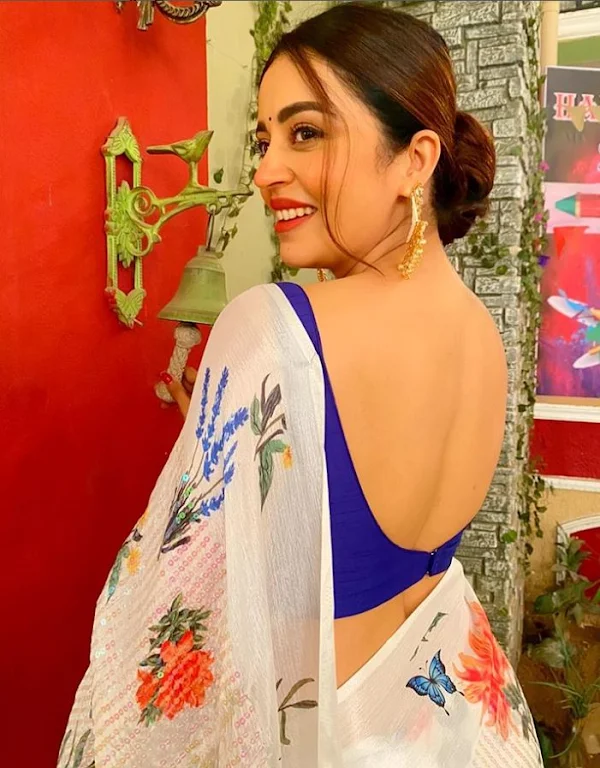 nehha pendse backless saree actress bhabhi ji ghar par hain nehha pendse backless saree actress bhabhi ji ghar par hain
