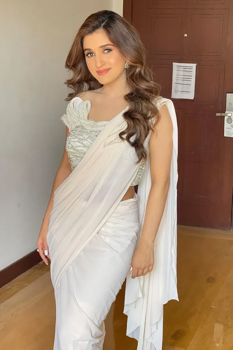 Nidhi Shah white saree indian tv actress Nidhi Shah white saree indian tv actress