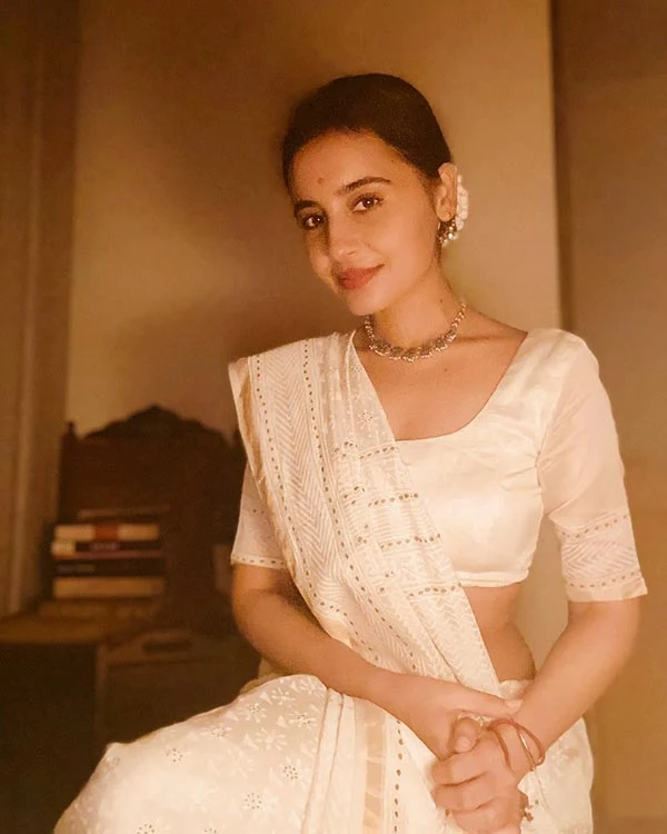 Nivedita Tiwari saree hot Indian tv actress Nivedita Tiwari saree hot Indian tv actress