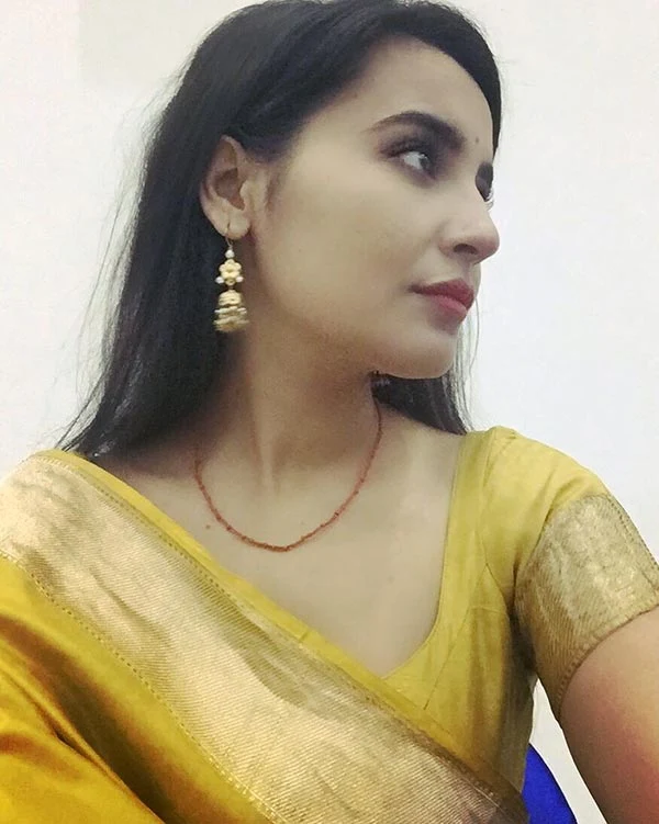 Nivedita Tiwari saree hot Indian tv actress Nivedita Tiwari saree hot Indian tv actress