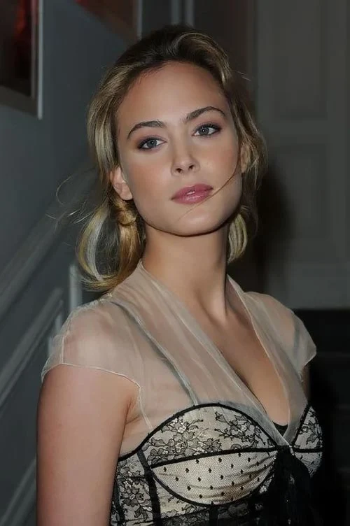 Nora Arnezeder hot french actress Nora Arnezeder hot french actress