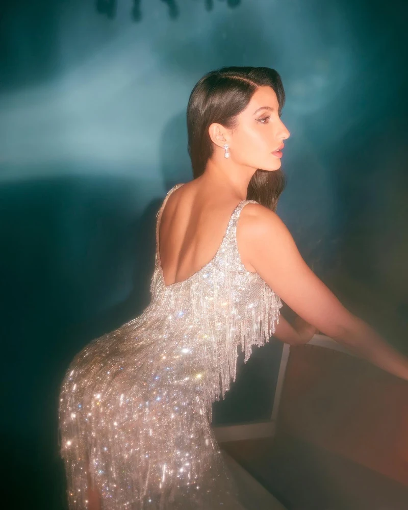 nora fatehi curvy sexy body tight backless dress nora fatehi curvy sexy body tight backless dress