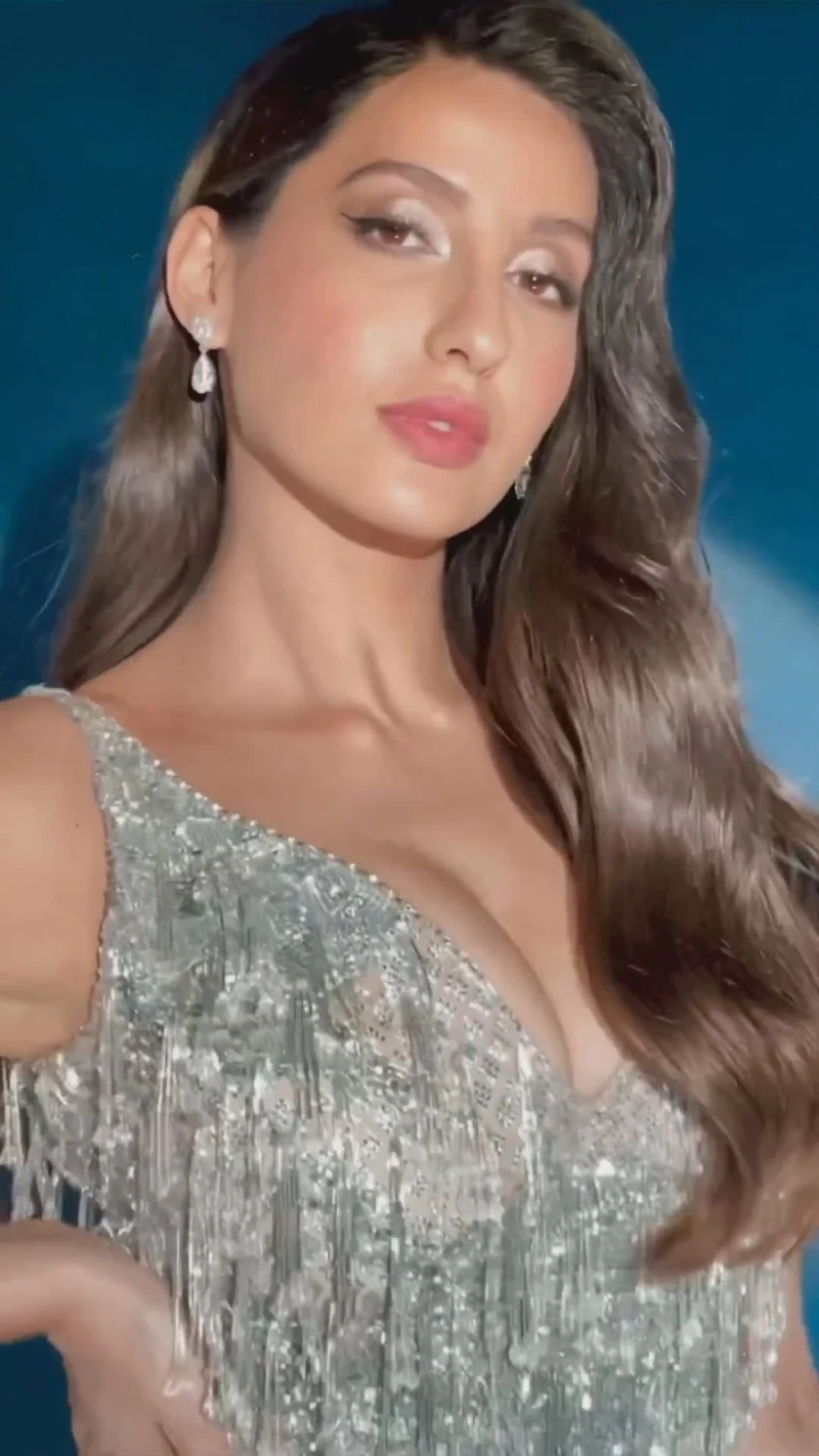 nora fatehi cleavage curvy sexy body tight dress nora fatehi cleavage curvy sexy body tight dress