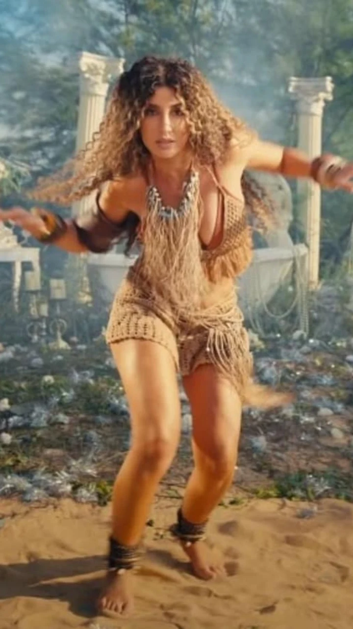 Nora Fatehi short skirt bollywood actress Nora Fatehi short skirt bollywood actress