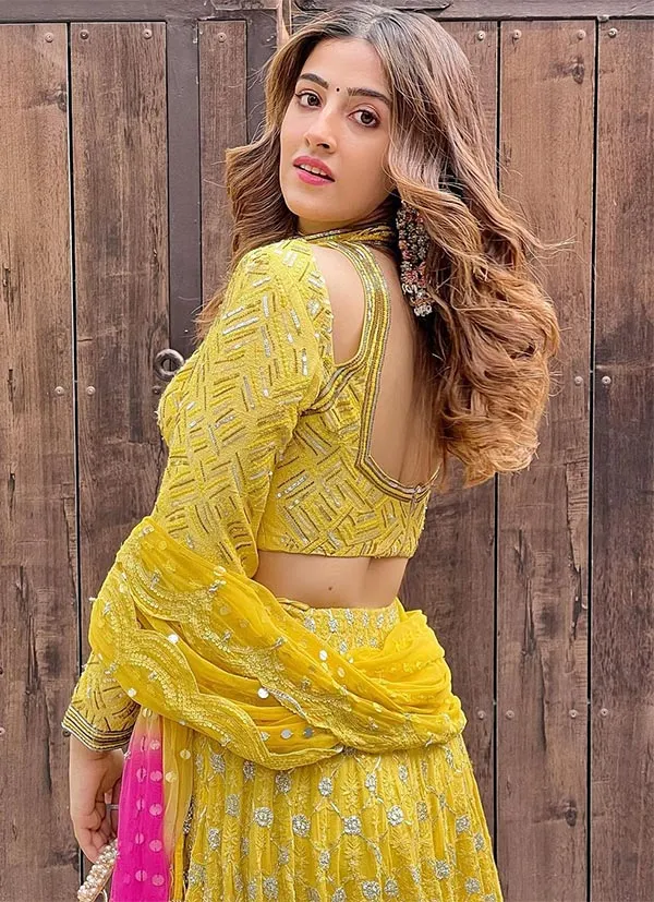 Nupur Sanon beautiful hot photos filhaal actress