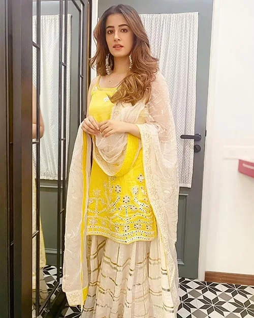 Nupur Sanon beautiful hot photos filhaal actress