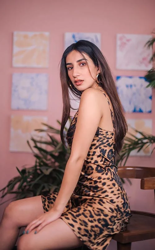parul gulati sexy legs thighs actrss hey prabhu