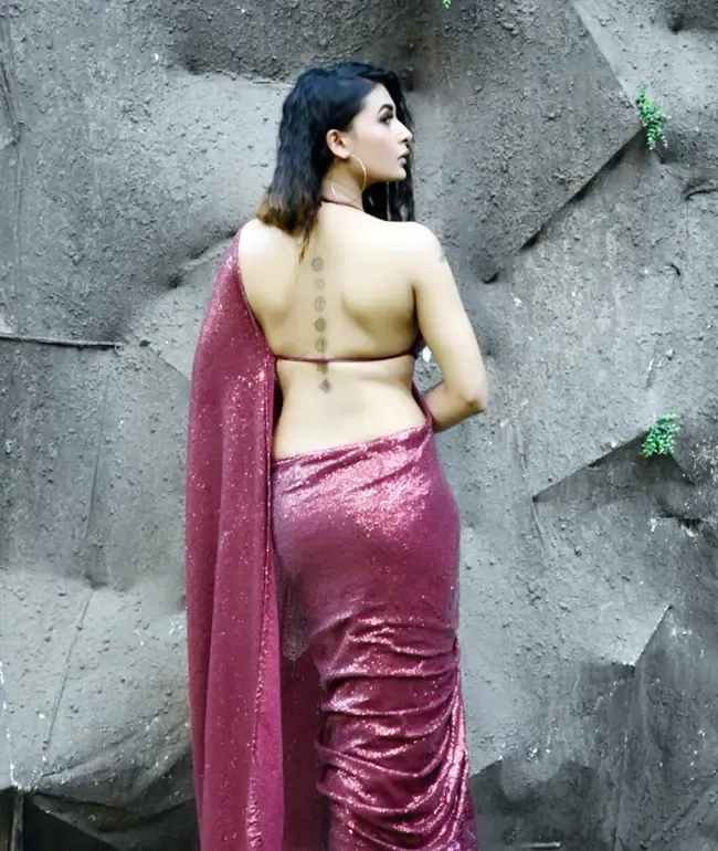 Pavitra Punia backless indian tv actress sexy back Pavitra Punia backless indian tv actress sexy back