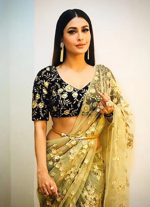 Pavitra Punia saree hot indian tv actress Pavitra Punia saree hot indian tv actress