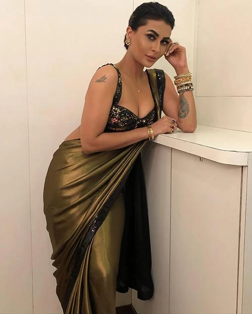 Pavitra Punia saree hot indian tv actress Pavitra Punia saree hot indian tv actress