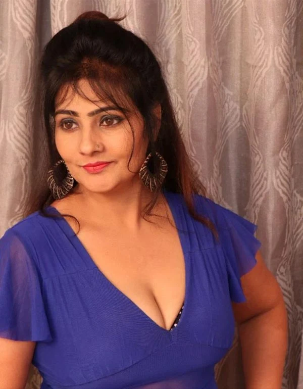 Pihu Jaiswal hot web series bidaai ullu pooja sinha cleavage Pihu Jaiswal hot web series bidaai ullu pooja sinha cleavage