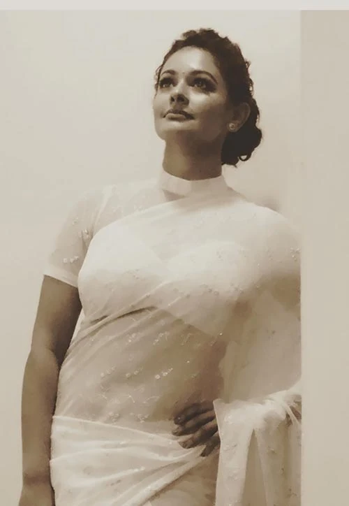 Pooja Kumar hot actress Pooja Kumar saree hot actress