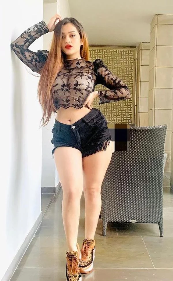 Prajakta Dusane legs hot curvy actress ullu gaachi