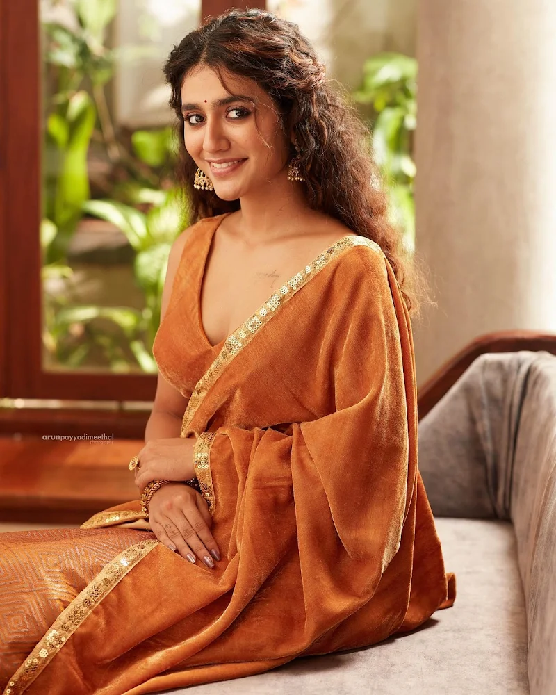 Priya Prakash Varrier young south Indian actress saree