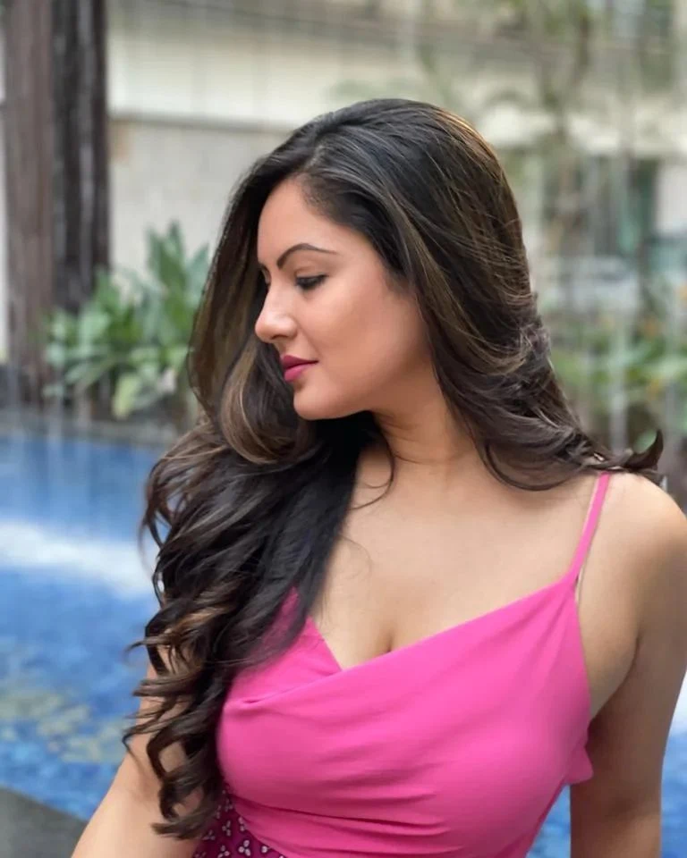 Puja Banerjee pink top curvy tv actress Puja Banerjee pink top curvy tv actress