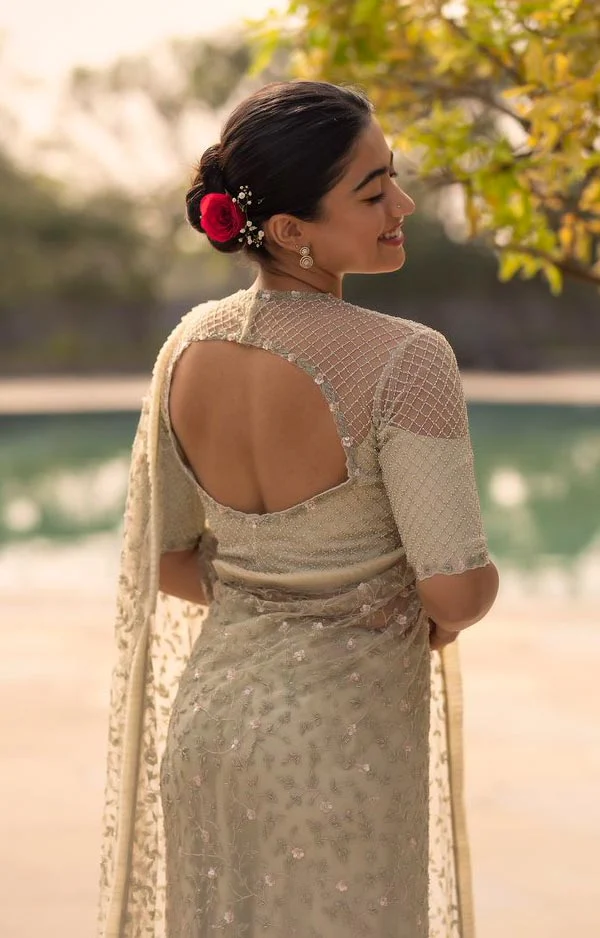 Rashmika Mandanna backless saree hot south Indian actress Rashmika Mandanna backless saree hot south Indian actress