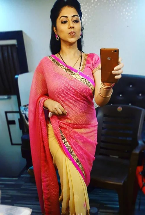 Reema Worah saree navel hot photos indian tv actress