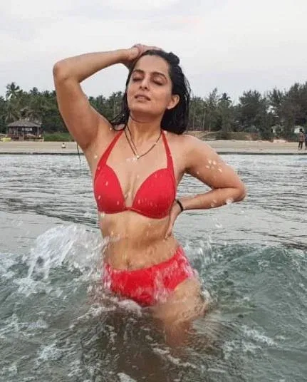Ruhi Chaturvedi bikini Khatron Ke Khiladi hot contestant Ruhi Chaturvedi bikini Khatron Ke Khiladi hot contestant