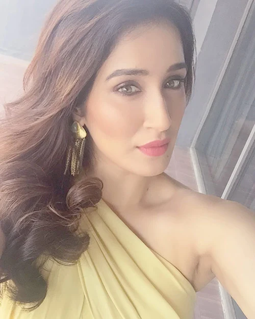 Sagarika Ghatge hot bollywood actress chak de boss