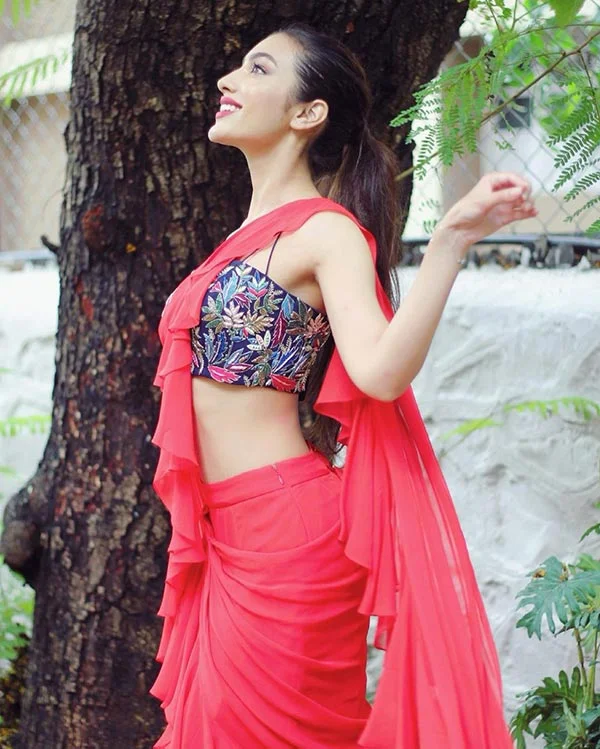 Sahher Bambba hot actress the empire Sahher Bambba saree hot actress the empire