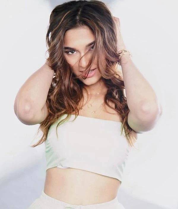 Saiee Manjrekar hot actress Saiee Manjrekar hot actress