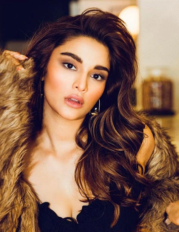 Saiee Manjrekar hot actress Saiee Manjrekar hot actress