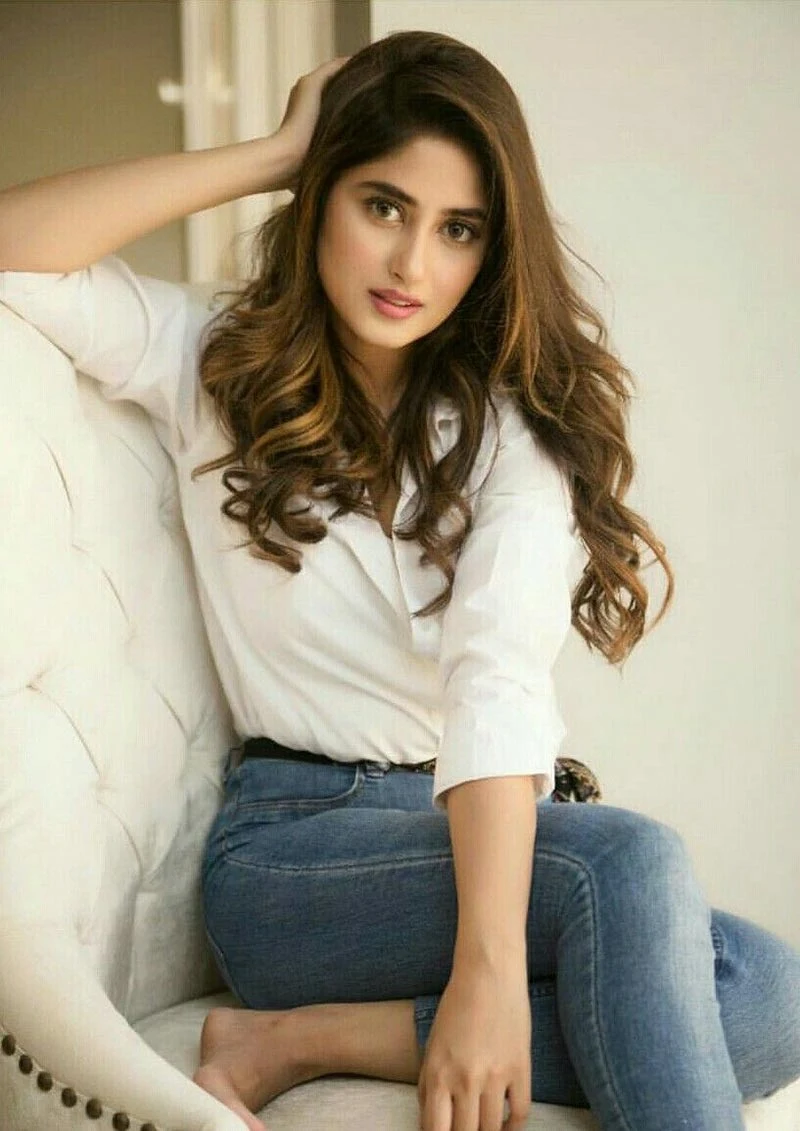Sajal Aly stylish beautiful pakistani actress Sajal Aly stylish beautiful pakistani actress