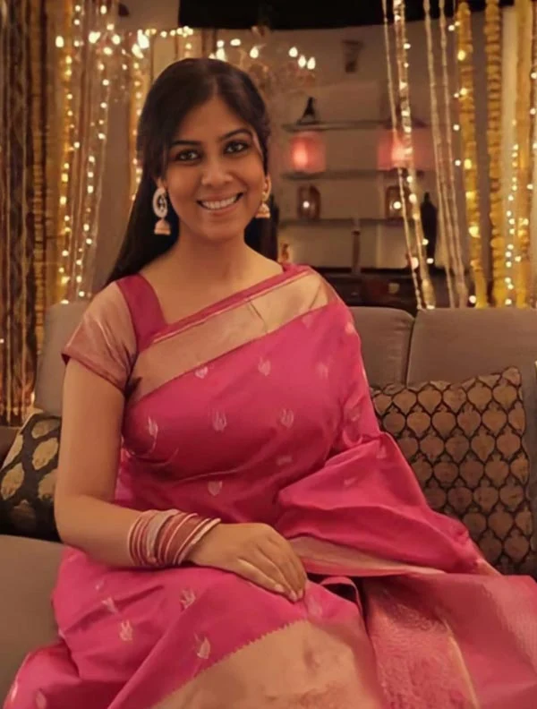 Sakshi Tanwar saree hot actress bade ache lagte hain Sakshi Tanwar saree hot actress bade ache lagte hain