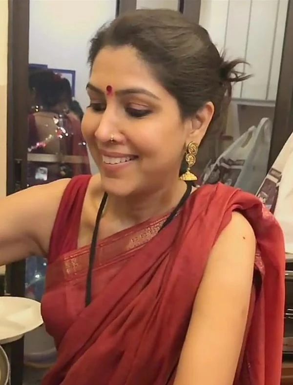 Sakshi Tanwar saree hot actress mohalla assi Sakshi Tanwar saree hot actress mohalla assi