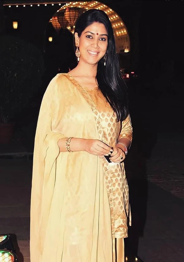 Sakshi Tanwar saree hot actress bade ache lagte hain Sakshi Tanwar saree hot actress bade ache lagte hain