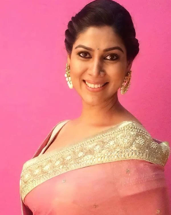 Sakshi Tanwar saree hot actress mohalla assi Sakshi Tanwar saree hot actress mohalla assi