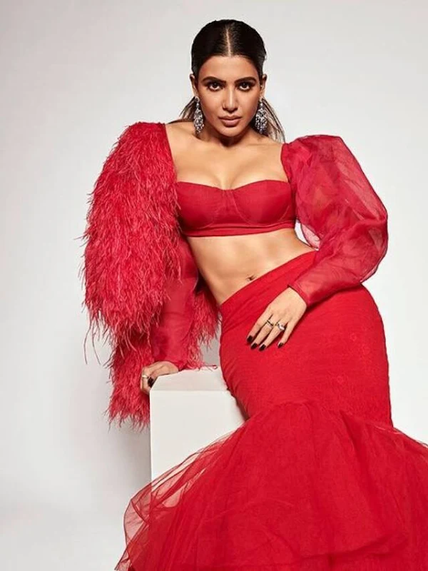 samantha red outfit navel abs cleavage samantha red outfit navel abs cleavage
