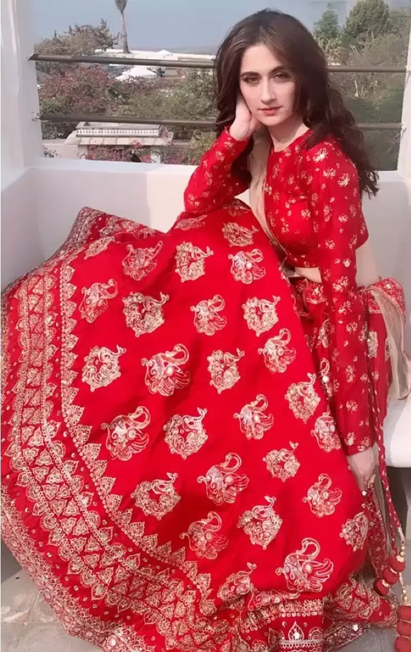sanjeeda shaikh red lehanga heeramandi actress sanjeeda shaikh red lehanga heeramandi actress