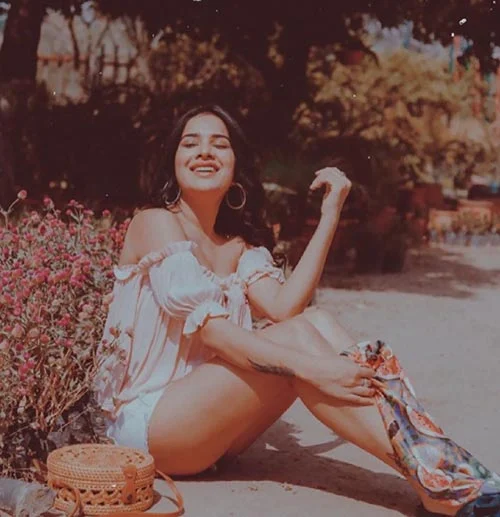 sara gurpal sexy legs hot punjabi actress singer sara gurpal sexy legs hot punjabi actress singer